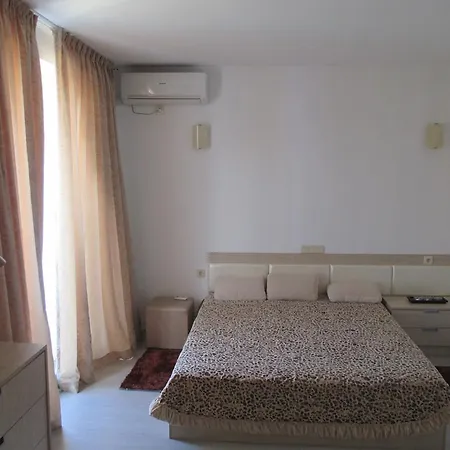 Crystal Apartament Nesebyr