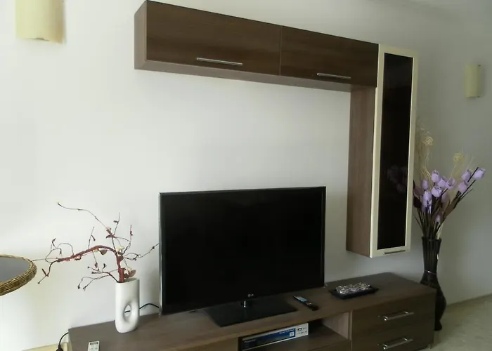 Crystal * Νεσέμπαρ