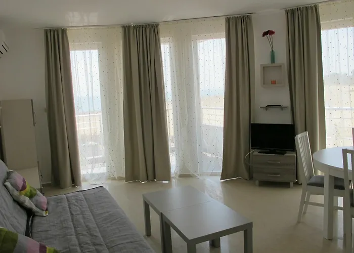 Crystal * Νεσέμπαρ